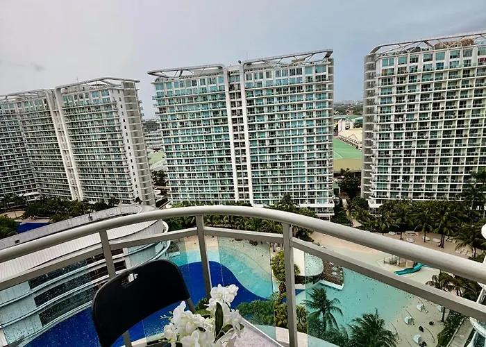 Aparthotel Azure Staycation Deluxe Unit 1615